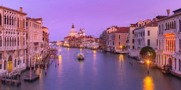 大运河全景和圣玛丽马利亚或意大威尼斯日落时圣玛丽亚德拉萨鲁特圣玛丽亚德拉萨鲁特圣玛丽亚德拉萨鲁特威尼斯圣玛丽亚德拉萨鲁特图片