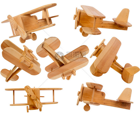 木制的多架螺旋桨飞机图片