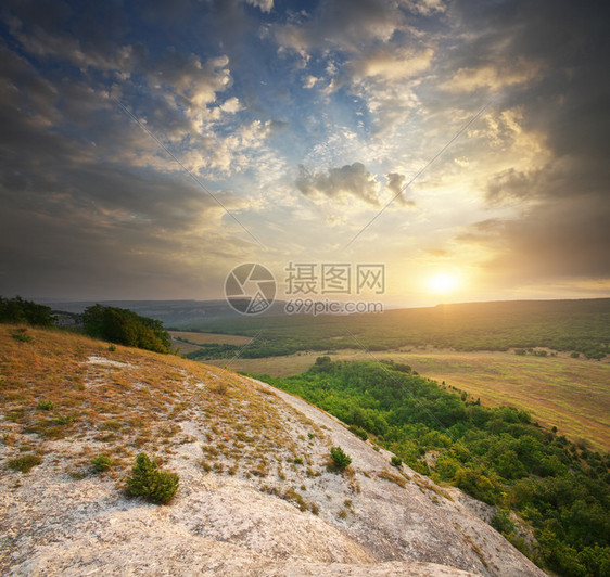 山地自然日落景观的构成图片