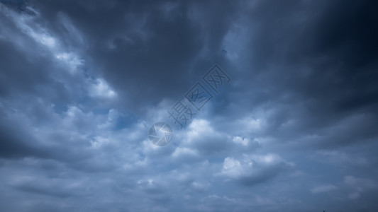 阵和雨云天空高清图片