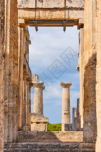 希腊萨罗尼群岛AeginaAeginaAphaea寺庙的废墟图片