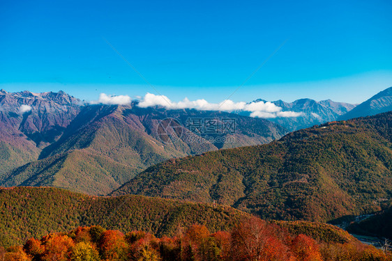 高加索山脉的风景图片