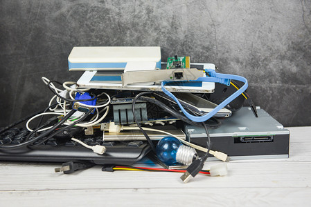 电子废物概念可用于回收的垃圾电气废物旧设备电子废物处置管理图片