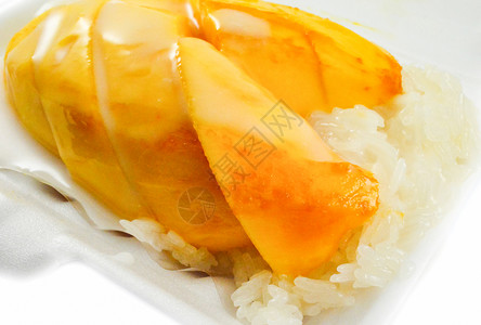 芒果粘的米饭加椰子牛奶泰国甜点图片