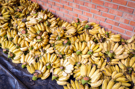 有机园艺水果成熟种植的香蕉质料背景关闭市场上的热带水果图片