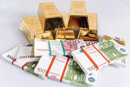欧元钞票的金冲锋背面条印在欧元钞票上图片