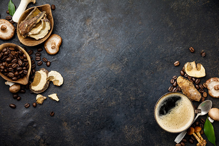 MushroomChaga咖啡超级食品干燥和新蘑菇深底咖啡豆复制空间顶层观点趋势现代食品工业概念Mushroom咖啡超食品干燥和图片