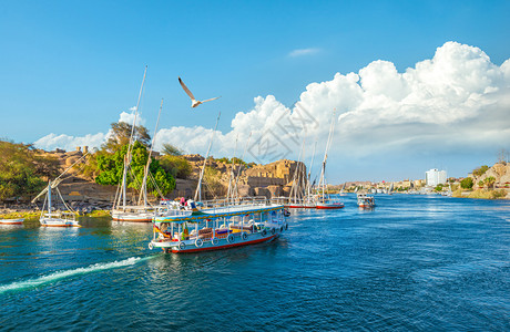 鲁能埃及阿斯旺尼罗河旅游船背景