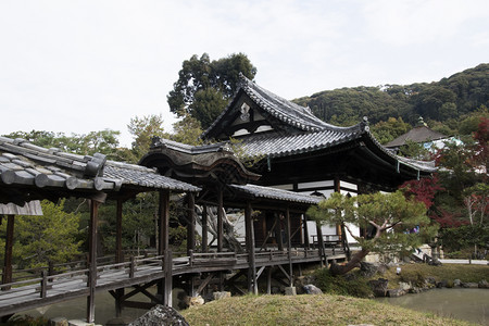 京都Kodaiji寺园花月光观望馆的Kangetsudai桥图片