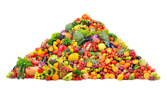 金字塔新鲜水果和蔬菜在白色背景中被孤立各种健康的食物图片