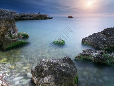 美丽的海景上日落自然构成图片