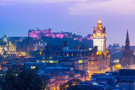 Edinburgh市英国苏格兰卡尔顿山夜间图片