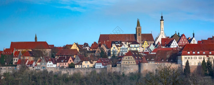 德国巴伐利亚罗得堡德国罗得的古老城镇墙奇异多彩色外墙和屋顶的全景图片