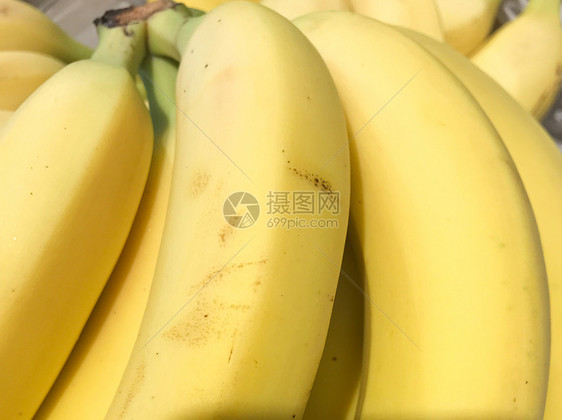 RipeBananas的近距离报道健康新鲜食品背景图片