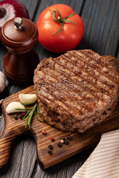 Raw土生牛肉汉堡排切木本，好吃不贵图片
