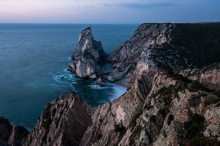 葡萄牙大西洋全景观的落岩海岸线图片