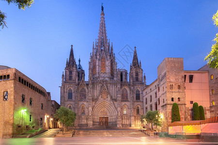 巴塞罗那教堂旅游业暮光高清图片