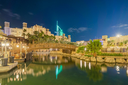 迪拜唐城天线阿拉伯联合酋长国或阿拉伯联合酋长国位于智能城市的阿联酋金融区图片