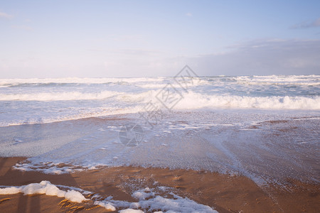 佛罗里达沙滩的极端宽广风景蓝天空海浪夏日清晨图片