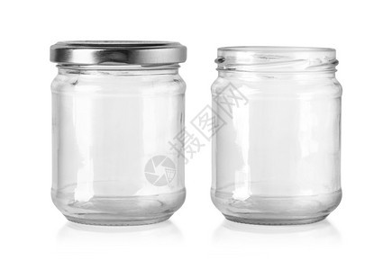 玻璃食品罐头用银冠隔离在灰白背景上有剪切路径图片