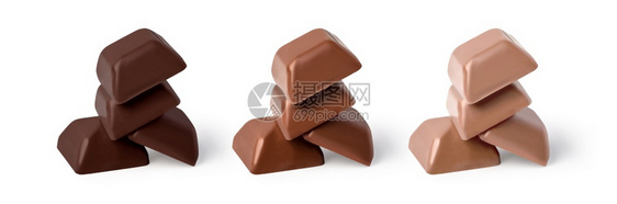 黑色棕和牛奶巧克力片在白色背景与剪切路径隔离图片