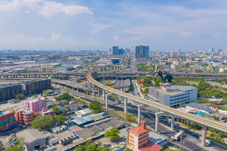 Erawan博物馆的空中景象是一座大头雕塑有3个目SamutPrakan区和曼谷市中心旅游景点泰国中午城市地标建筑图片