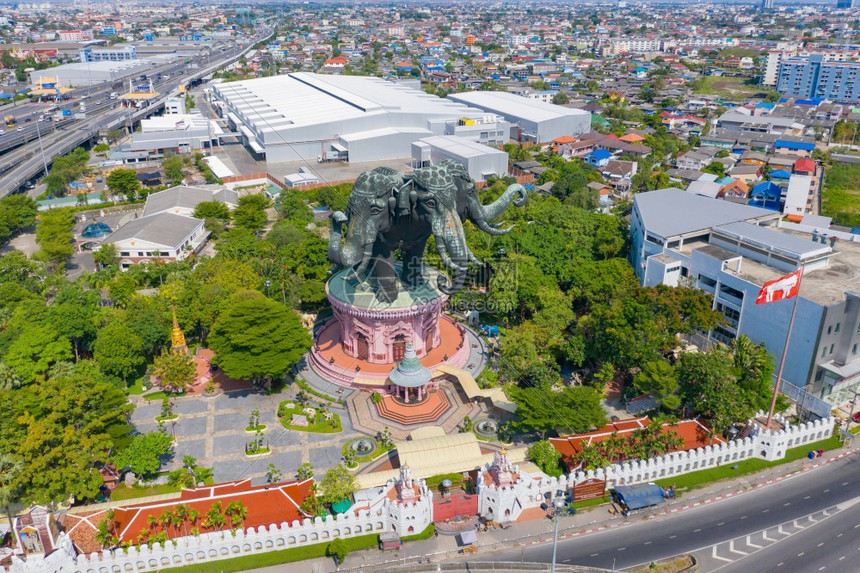 Erawan博物馆的空中景象是一座大头雕塑有3个目SamutPrakan区和曼谷市中心旅游景点泰国中午城市地标建筑图片