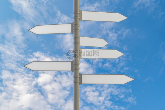 多方向空符号上面有许多白箭头蓝色云背景的层用于旅行假期概念3D抽象插图3dmockup图片