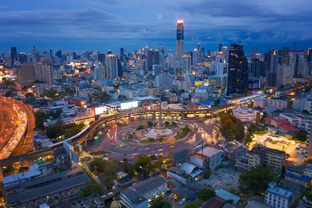 曼谷市中心环形路夜晚景象图片