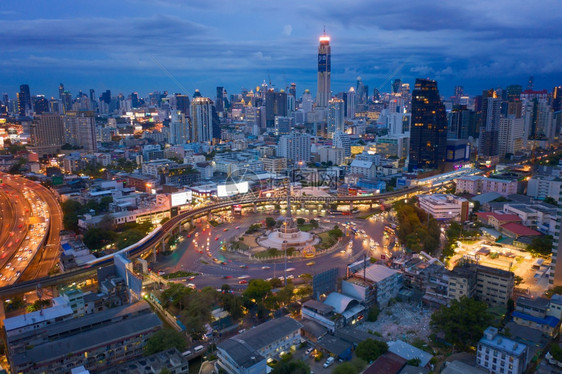 曼谷市中心环形路夜晚景象图片