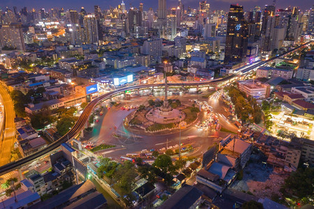 曼谷市中心环形路夜晚景象背景图片