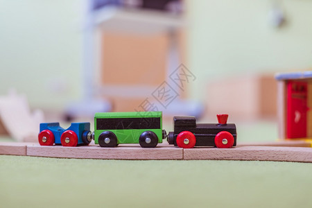 幼儿园的玩具铁路图片