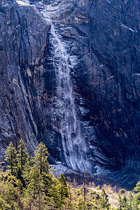 美国北加利福尼亚州Yosemite公园旧金山的BridalveilFalls瀑布美公园地标和著名的旅游点是行目的地和冒险概念图片