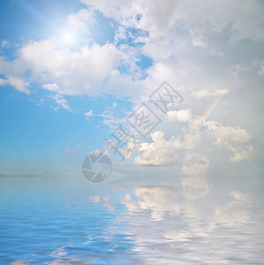 天空背景和水反射设计的要素图片
