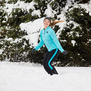 冬季运动户外健身自然锻炼健康概念图片