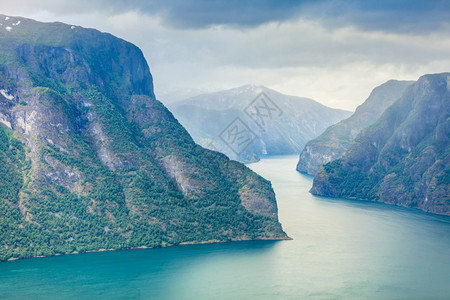 旅游和风景自然观从Stegastein的角度观察图片Aurlandfjord和Sognefjord挪威斯堪的纳维亚图片