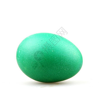 空白背景上绿色的复活节鸡蛋图片