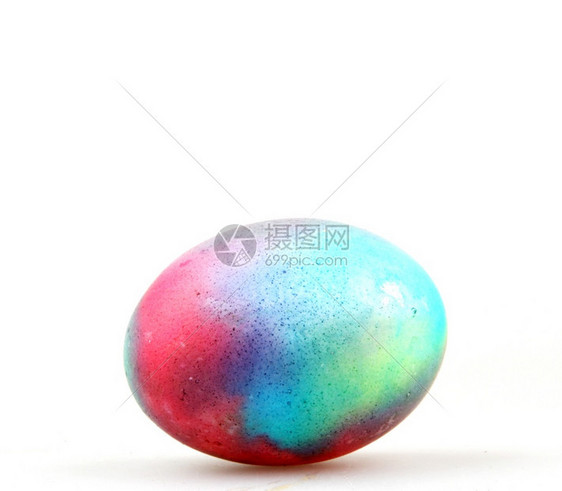 空白背景上不规则颜色的复活节鸡蛋图片