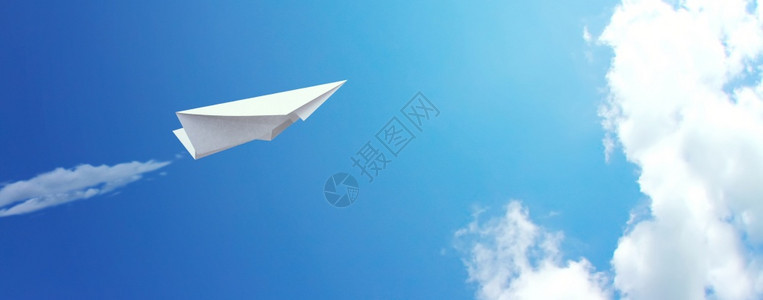 折叠的纸飞机图片