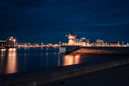 夜间马尔默市城风景瑞典欧洲晚上马尔默市城风景瑞典图片