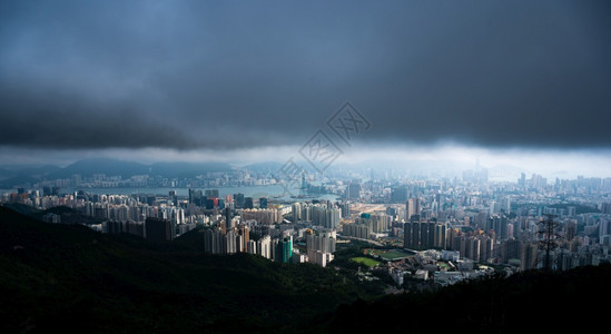 香港城市建筑景观的天线图片
