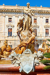 意大利西里岛锡拉丘兹市Diana喷泉前视线图片