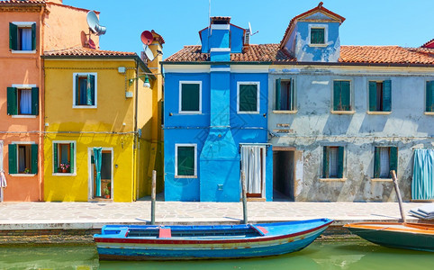 意大利威尼斯布拉诺岛运河的多彩房屋意大利城市风景图片