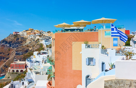 希腊圣托里尼Fira镇的露台希腊风景图片