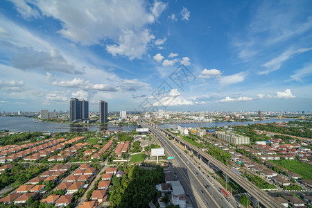 泰国ChaoPhraya河的空中景象图片