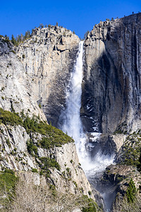 YosemiteFalls瀑布在美国北加州的Yosemite公园旧金山的Yosemite瀑布美公园地标和著名的旅游点是行目的地和图片