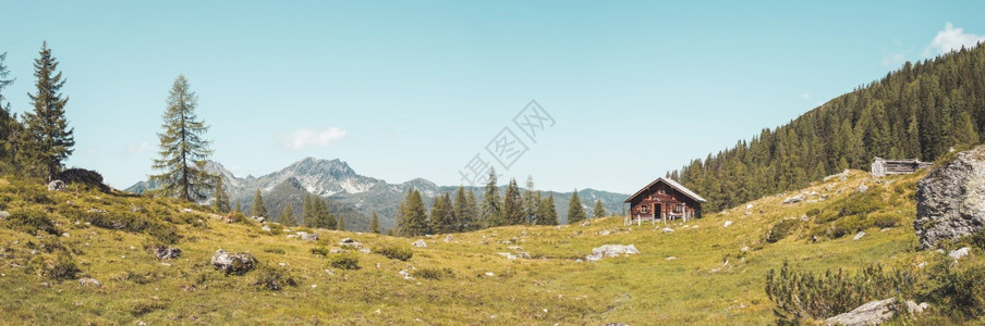 奥地利的山丘小屋阿尔卑斯山脉的自然景观图片