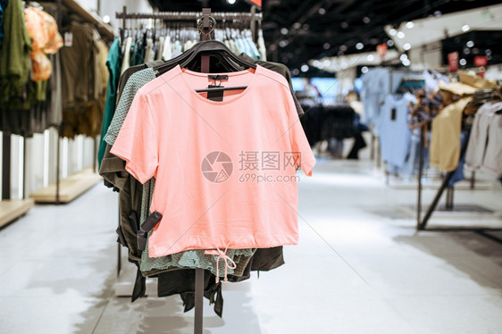 服装店的衣物服装店的图片