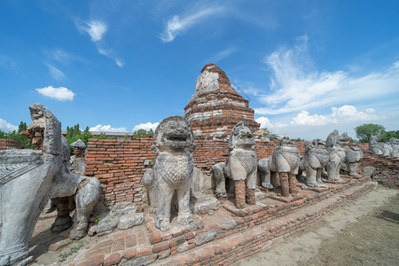 泰国曼谷附近PhraNakhonSiAyutthaya省一座寺庙的旧废墟古寺一座老布吉达雕像著名的旅游景点标志泰国建筑史图片