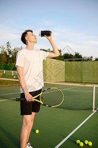 活跃的健康生方式体育比赛运动健身训练以及男子网球运动员喝水图片